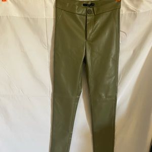 Women’s skinny pants